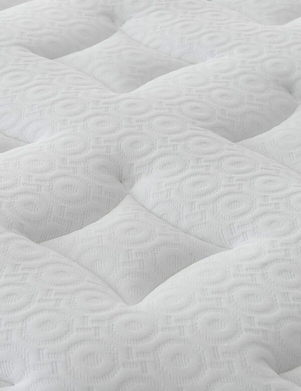 2000 Memory Foam Pocket Spring Medium Mattress