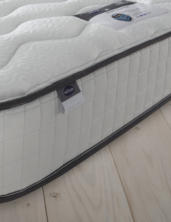 800 Memory Foam Pocket Spring Medium Mattress