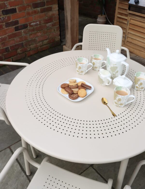 Porto 4 Seater Round Garden Table & Chairs